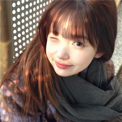 女孩舞步